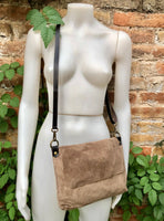 Messenger bag in genuine suede leather. Light brown cross body bag. Dark greyge suede bag with zipper and flap. Taupe brown suede purse