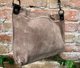 Messenger bag in genuine suede leather. Light brown cross body bag. Dark greyge suede bag with zipper and flap. Taupe brown suede purse