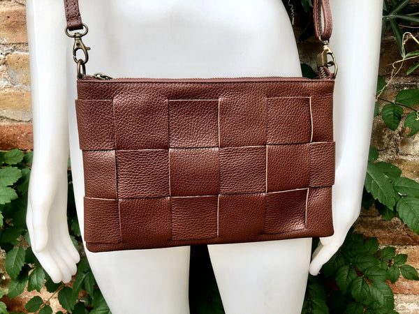 Small leather bag in dark camel brown. GENUINE leather crossbody bag. Brown purse with zipper and remomable wistlet. Brown leather bag