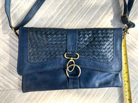 Small cross body bag in navy blue “distressed” vintage style genuine leather. Enveloppe bag with adjustable strap and flap. Boho blue purse