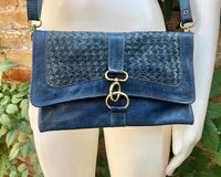 Small cross body bag in navy blue “distressed” vintage style genuine leather. Enveloppe bag with adjustable strap and flap. Boho blue purse