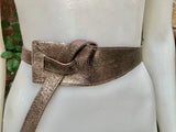 Leather 80s style obi belt . Wrap belt in BRONZE. Waist belt in genuine leather. BRONZE wraparound belt. BRONZE dress belt