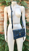 Small cross body bag in navy blue “distressed” vintage style genuine leather. Enveloppe bag with adjustable strap and flap. Boho blue purse