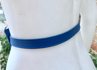 Leather 80s style obi belt . Wrap belt in BLUE. Waist belt in genuine leather. Blue wraparound belt. Blue dress belt. Wraparound belt