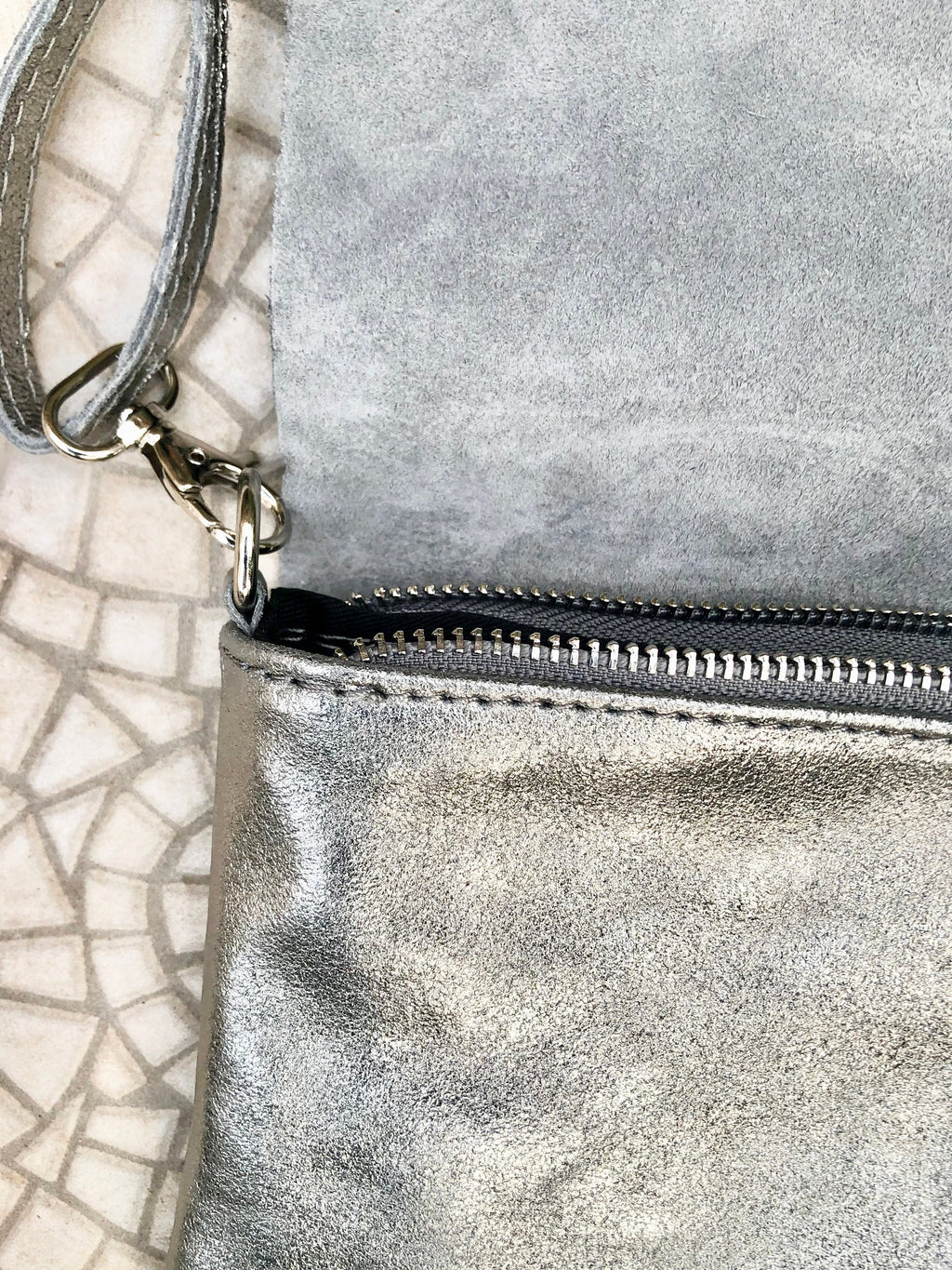 Small leather bag in SILVER. Cross body bag, shoulder bag in GENUINE leather. Metallic shine bag with adjustable strap, zipper and flap.