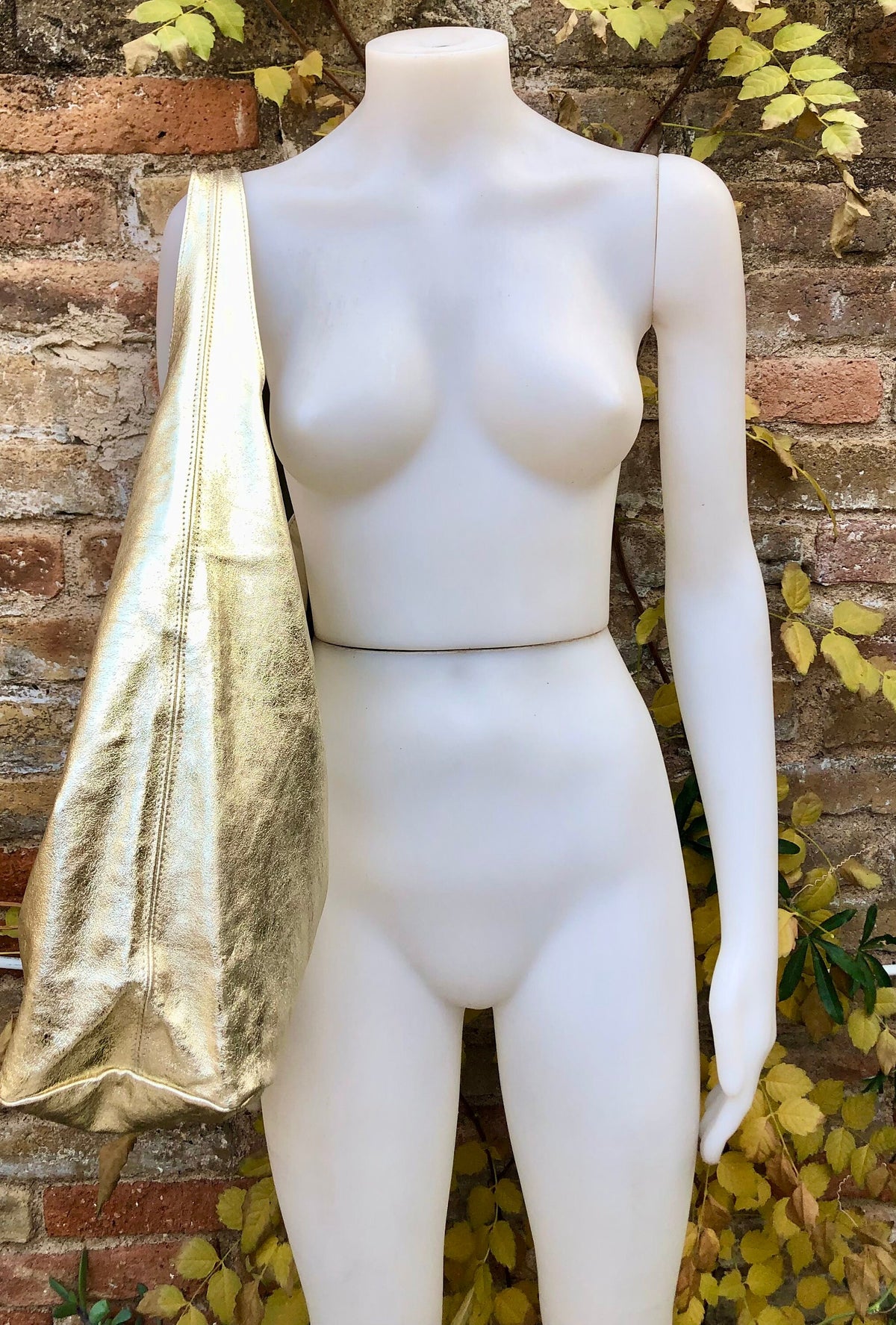 Slouch bag. Tote leather bag in GOLD with ZIPPER. Soft natural glitter genuine leather. Gold leather purse. Metallic leather shoulder bag