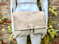 Beige suede bag. Genuine leather purse. Beige cossbody / messenger bag in soft natural leather for books, tablets. Beige suede purse