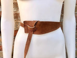 Leather 80s style obi belt . Wrap belt in camel BROWN suede. Waist belt in genuine leather. Saddle brown wraparound belt. Tobacco dress belt