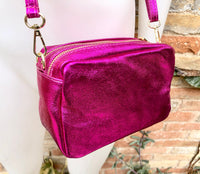 Small leather bag in metallic fuchsia pink. Genuine leather cross body / shoulder bag. Hot pink glitter purse. Adjustable strap.Gold accents