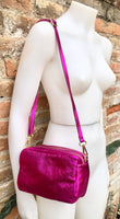 Small leather bag in metallic fuchsia pink. Genuine leather cross body / shoulder bag. Hot pink glitter purse. Adjustable strap.Gold accents