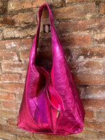 Shoulder leather bag in metallic hot pink with ZIPPER. Soft genuine leather. Fuchsia leather purse. Metallic leather shoulder lbag