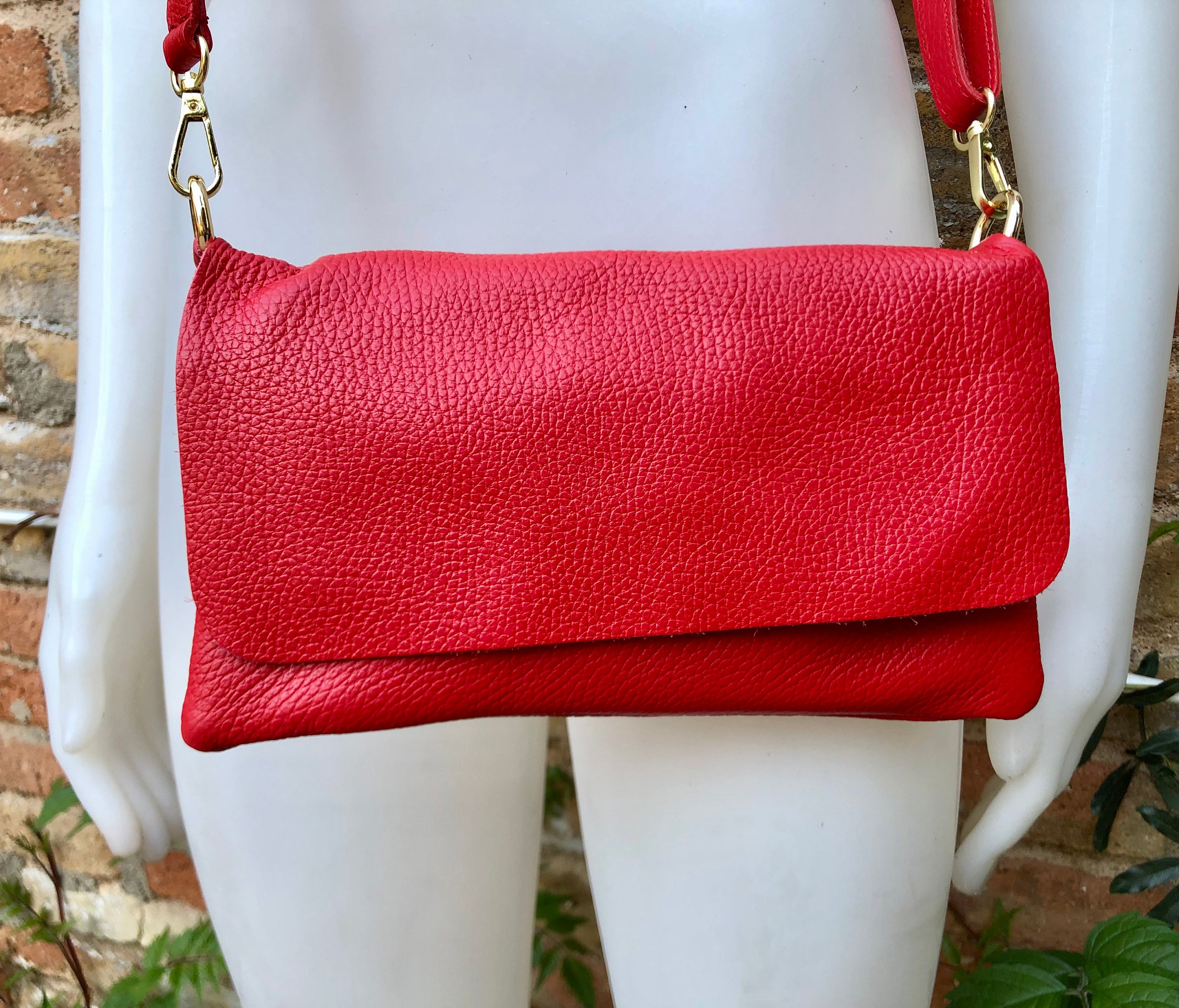 Small leather bag in RED. GENUINE leather bright red crossbody / shoulder bag. Red leather purse with adjustable strap and zipper + flap