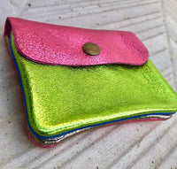 Small coin purse in genuine metallic leather with 3 pockets, zipper + flap. Fits credit cards, coins, bills. Retro glitter leather wallet.