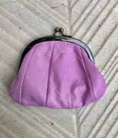 Small coin purse. Genuine leather purse in with metallic frame in GOLD. Retro clip purse in soft leather. Kiss lock retro style coin purse