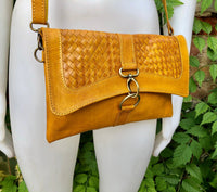 Small cross body bag in yellow “distressed” vintage style genuine leather. Enveloppe bag with adjustable strap and flap. Boho yellow purse