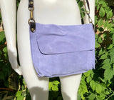 Messenger bag in genuine suede leather. Light purple-blue cross body bag. Boho suede bag with zipper and flap. Periwinkle suede purse