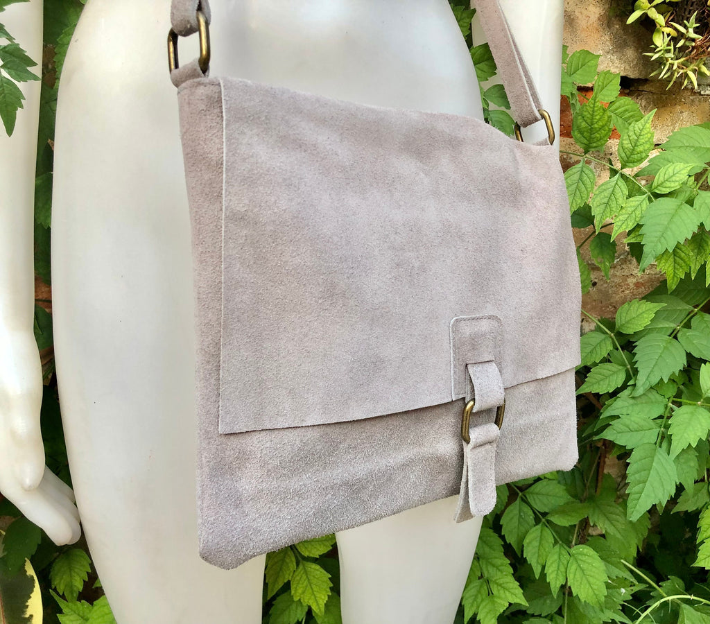 BOHO suede messenger leather bag in LIGHT GREY. Cross body bag in grey suede. Soft patent natural genuine leather bag. Festival bags.