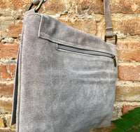 BOHO suede messenger leather bag in LIGHT GREY. Cross body bag in grey suede. Soft patent natural genuine leather bag. Festival bags.