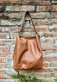 Slouch leather bag in camel brown leather. Tobacco color hobo shoulder bag. Genuine leather book / tablet bag. Leather shopper. Brown purse