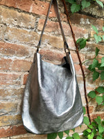 Slouch leather bag in SILVER metallic leather. SILVER hobo shoulder bag. Genuine leather book / tablet bag. Leather shopper. SILVER purse.