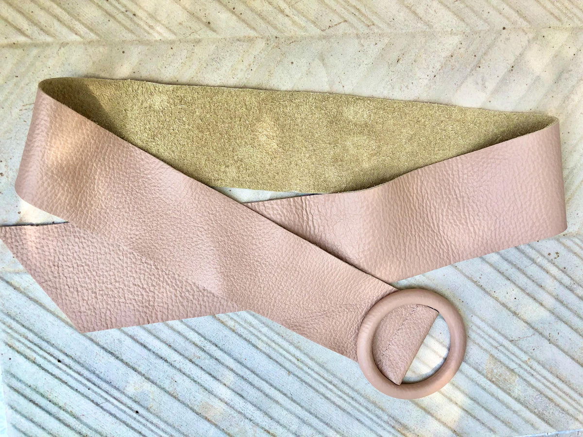 Pink leather waist belt with large round buckle.Soft leather belt in light dusty pink. Genuine leather pink dress belt. Pink wide waist belt