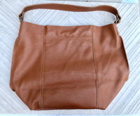 Slouch leather bag in camel brown leather. Tobacco color hobo shoulder bag. Genuine leather book / tablet bag. Leather shopper. Brown purse