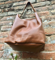 Slouch leather bag in camel brown leather. Tobacco color hobo shoulder bag. Genuine leather book / tablet bag. Leather shopper. Brown purse