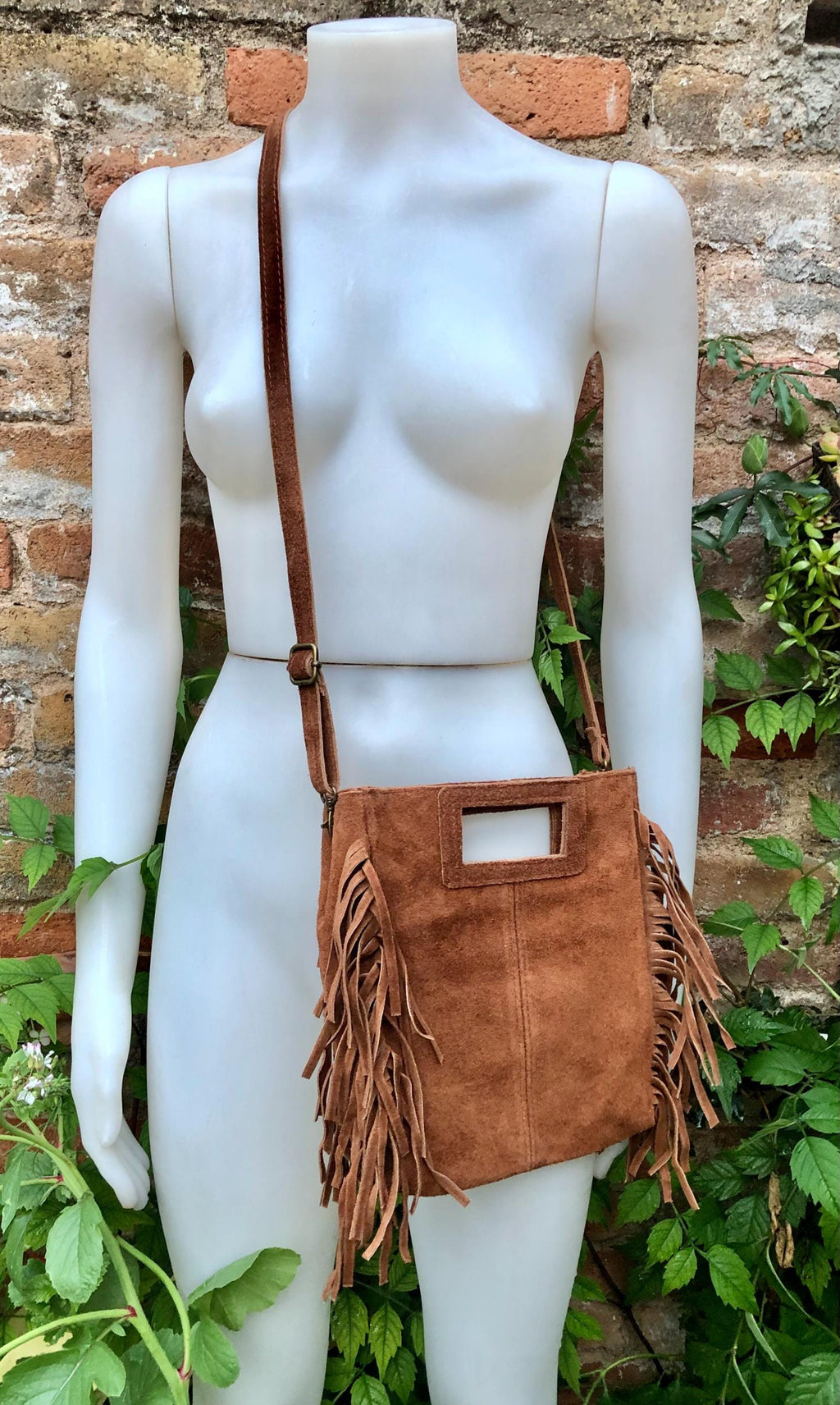 Camel brown crossbody fringed bag. BOHO suede leather bag with FRINGES. Tobacco brown genuine suede leather. Rusty brown suede purse.