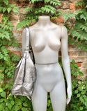 Slouch leather bag in SILVER metallic leather. SILVER hobo shoulder bag. Genuine leather book / tablet bag. Leather shopper. SILVER purse.