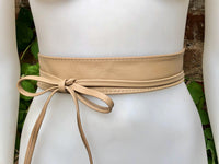 Beige obi belt in soft leather. Narrow style. Beige wrap belt . Wraparound waist belt in genuine leather. Beige leather dress belt.