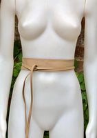 Beige obi belt in soft leather. Narrow style. Beige wrap belt . Wraparound waist belt in genuine leather. Beige leather dress belt.