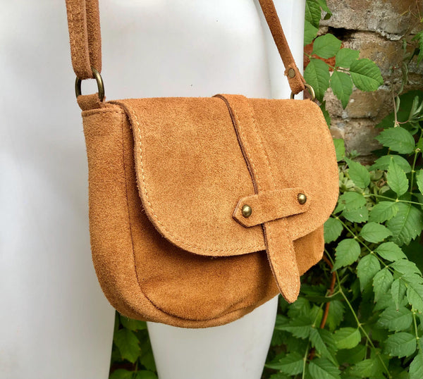 Camel BROWN suede bag. Genuine leather rusty brown crossbody bag. Small leather bag with adjustable strap and zipper. Dark brown suede purse