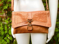 Small cross body bag in camel brown “distressed” vintage style genuine leather. Enveloppe bag with adjustable strap and flap. Boho purse