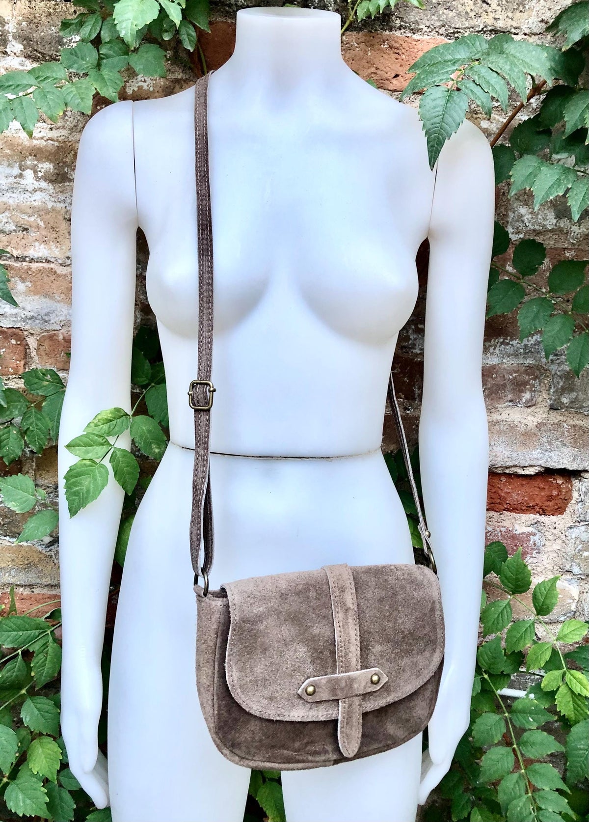 Light BROWN suede bag. Genuine leather taupe crossbody bag. Greyge small leather bag. Adjustable strap + zipper. Tan brown suede purse.
