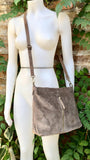 Taupe brown suede leather bag. Boho messenger bag. GENUINE LEATHER. Crossbody / shoulder bag. Light brown suede leather purse with zipper