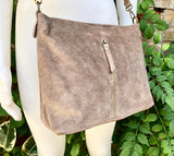 Taupe brown suede leather bag. Boho messenger bag. GENUINE LEATHER. Crossbody / shoulder bag. Light brown suede leather purse with zipper