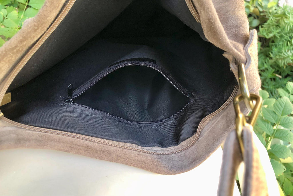 Taupe brown suede leather bag. Boho messenger bag. GENUINE LEATHER. Crossbody / shoulder bag. Light brown suede leather purse with zipper