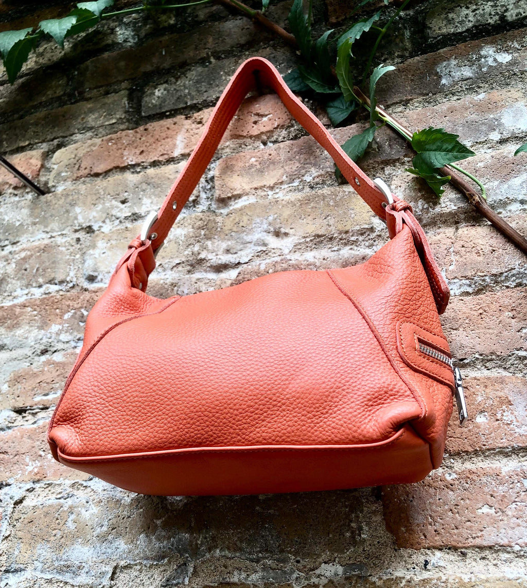 ORANGE genuine leather bag. Cross body / shoulder pumkin color leather purse, 2 adjustable straps, longer + shorter. Closed with a zipper.