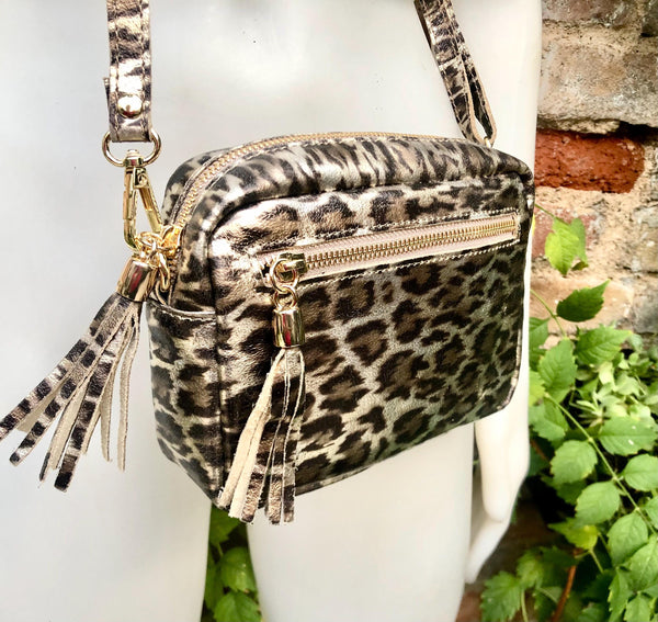 Cheetah print leather bag. Crossbody / shoulder bag in GENUINE leather. Leopard metallic leather bag. Adjustable strap. Animal print purse.