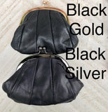 Small coin purse. Genuine leather purse in with metallic frame in SILVER. Retro clip purse in soft leather. Kiss lock retro style coin purse
