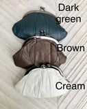 Small coin purse. Genuine leather purse in with metallic frame in SILVER. Retro clip purse in soft leather. Kiss lock retro style coin purse
