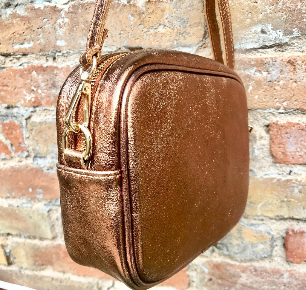 Small leather bag in COPPER. GENUINE leather Crossbody / shoulder bag. Metallic shine leather bag. Adjustable strap + zipper. Copper purse