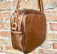 Small leather bag in COPPER. GENUINE leather Crossbody / shoulder bag. Metallic shine leather bag. Adjustable strap + zipper. Copper purse