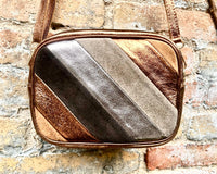 Small leather bag in COPPER. GENUINE leather Crossbody / shoulder bag. Metallic shine leather bag. Adjustable strap + zipper. Copper purse
