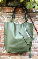 GREEN tote leather bag.Genuine leather shopper.Large carry all bag for your laptop / books.Khaki GREEN leather shoulder bag.Army green purse