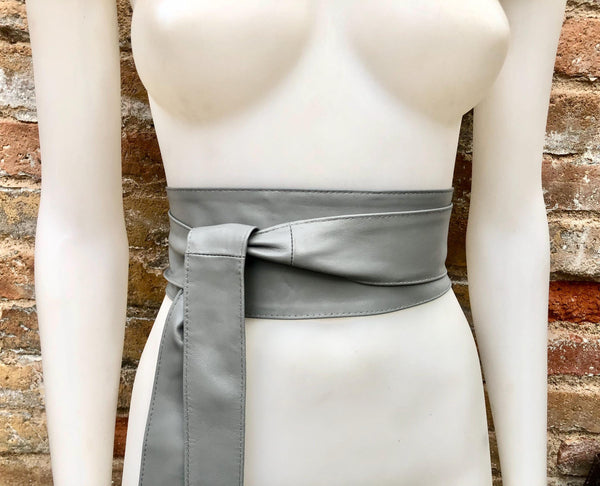 GRAY obi belt. Wrap belt in soft genuine leather. Wraparound waist belt. Wide style. Boho dress belt in medium GREY leather. Grey dress belt