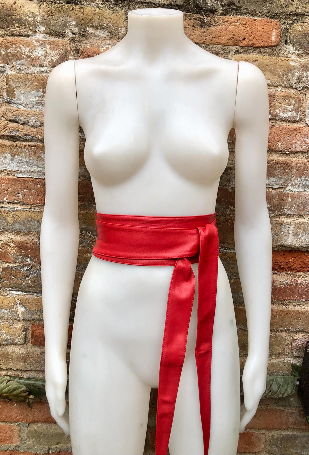 Red obi belt. Wrap belt in soft genuine leather. Wraparound waist belt. Wide style. Red boho dress belt. Bright red overall belt