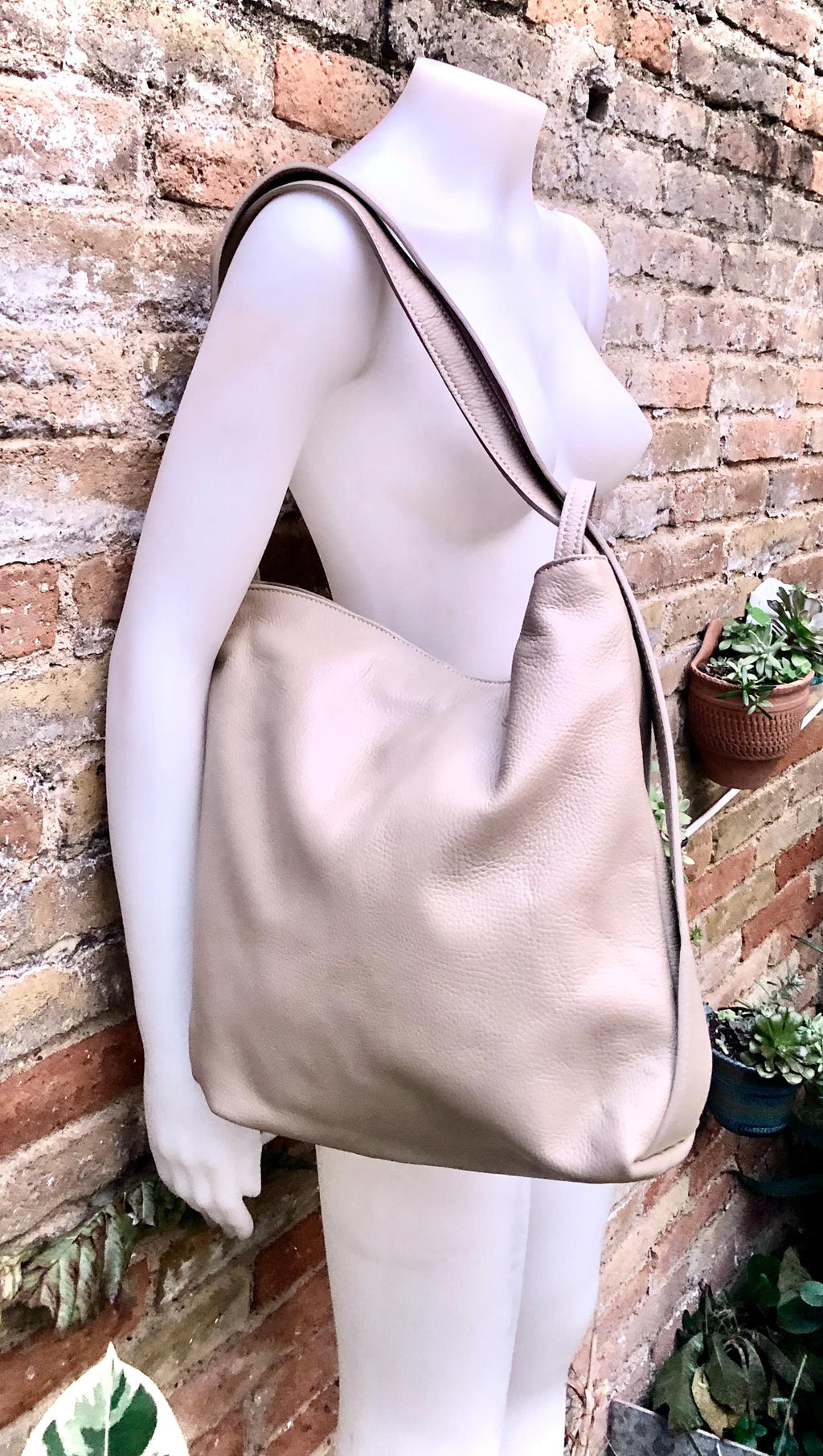 Beige genuine leather rucksack/ shoulder bag.Cream color genuine leather shopper.Beige carry all / backpack- Light beige large leather purse