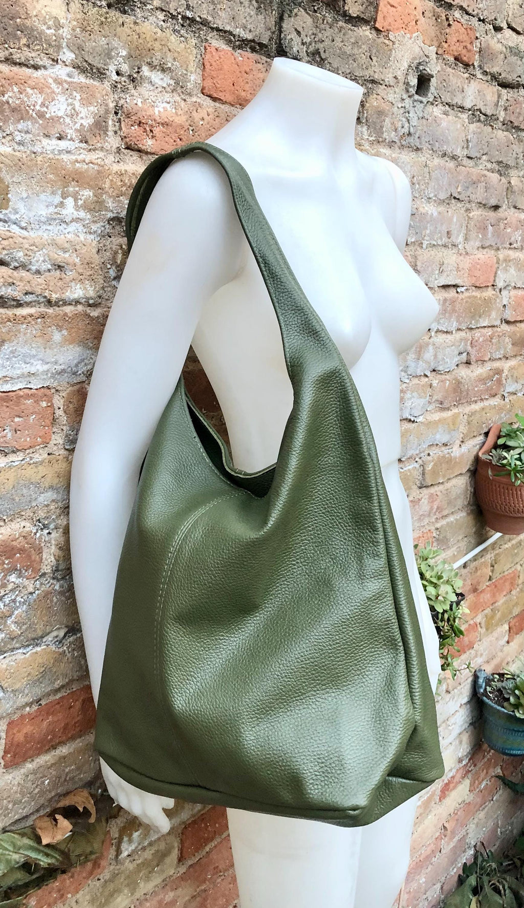 Slouch bag. Tote leather bag in dark khaki green with ZIPPER. Soft genuine leather. Green leather purse. Wide strap leather shoulder bag.