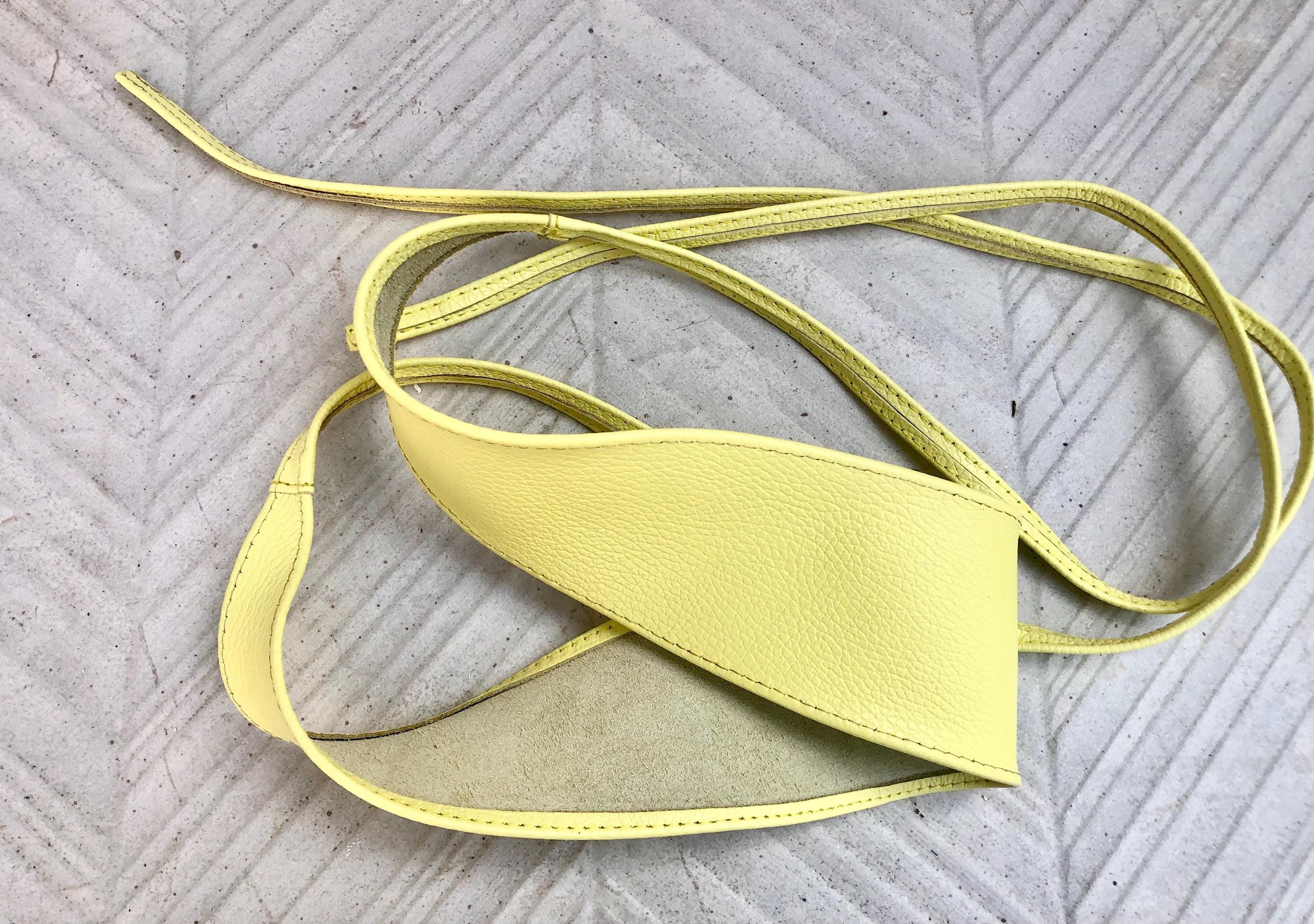 Obi belt in soft leather. YELLOW Wrap belt. Waist belt in light lemon yellow. Yellow wraparound or dress belt. Yellow dress belt.